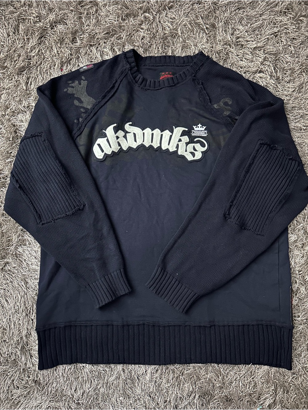 Akademiks Men’s Black Crewneck Sweater with White Script Logo